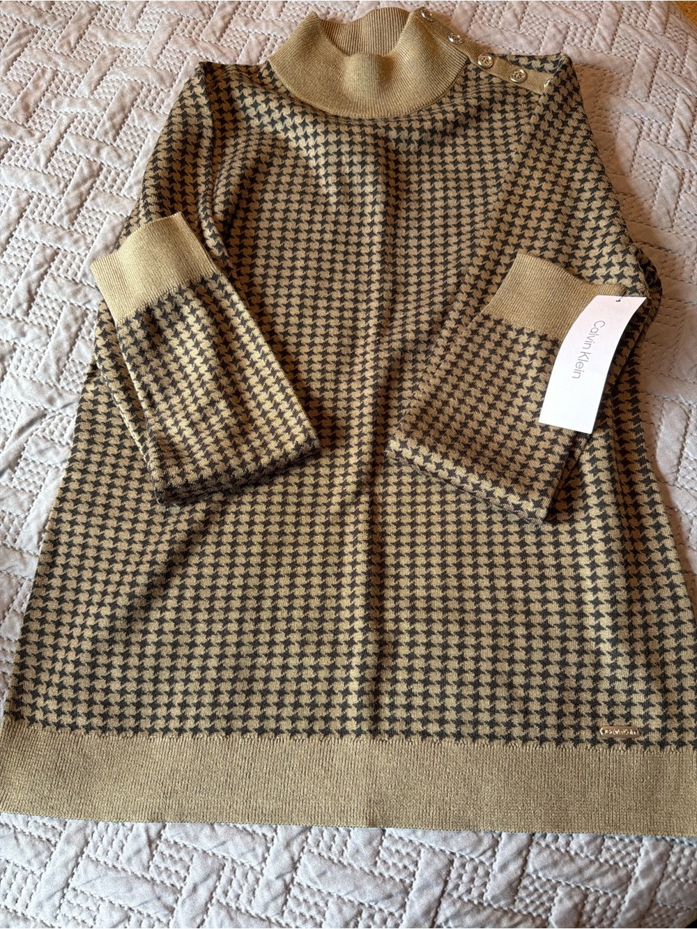 Calvin Klein Tan and Black Houndstooth Sweater